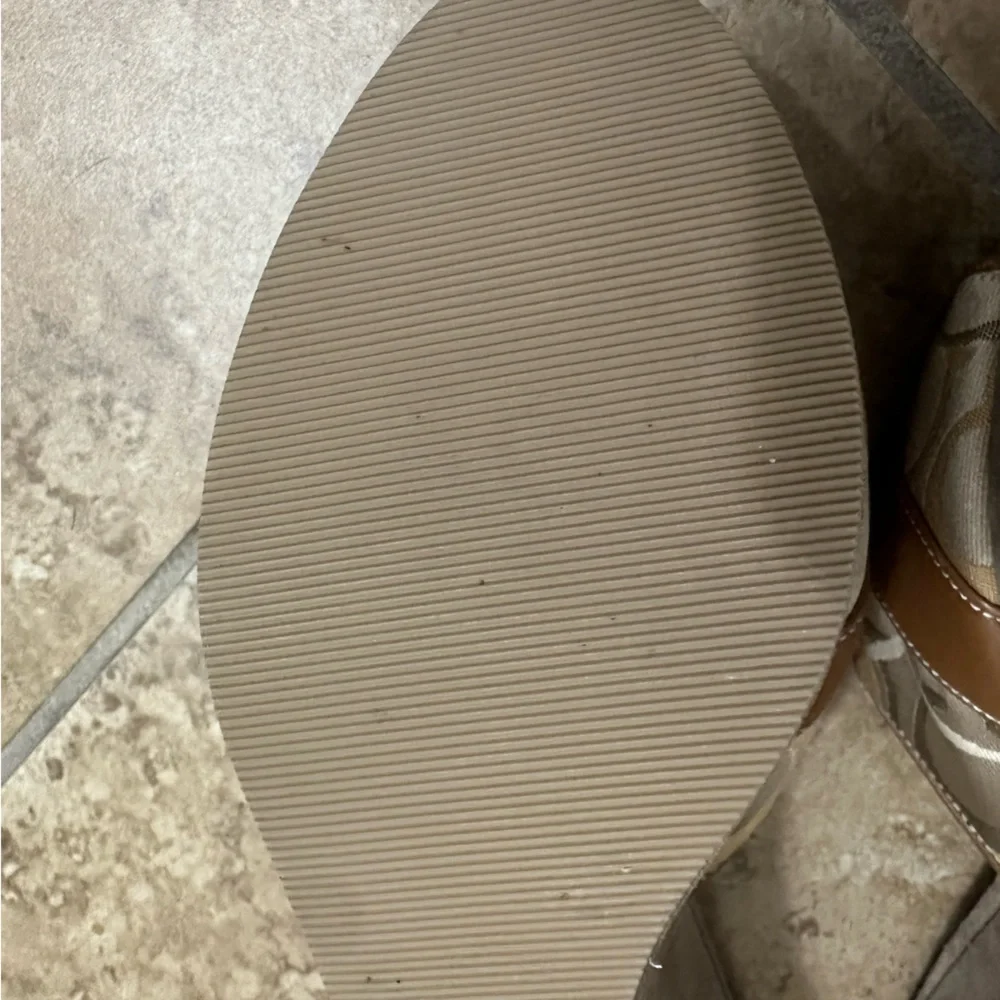 VVGUC Coach Wedges - Picture 9 of 10